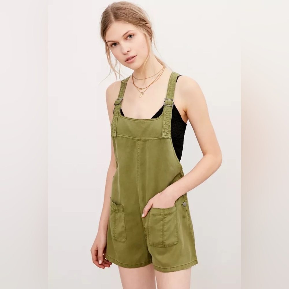 BDG Nicki Overall Romper in Olive, Size XS